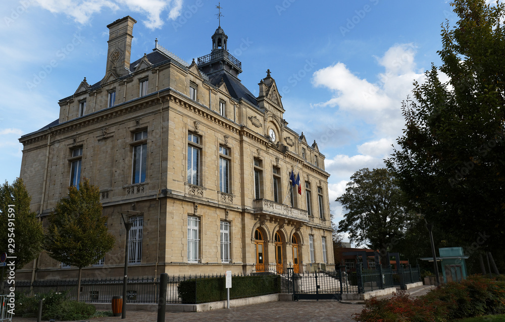 Fototapeta premium Town hall of Nogent le Perreux ,town located near Paris, France.