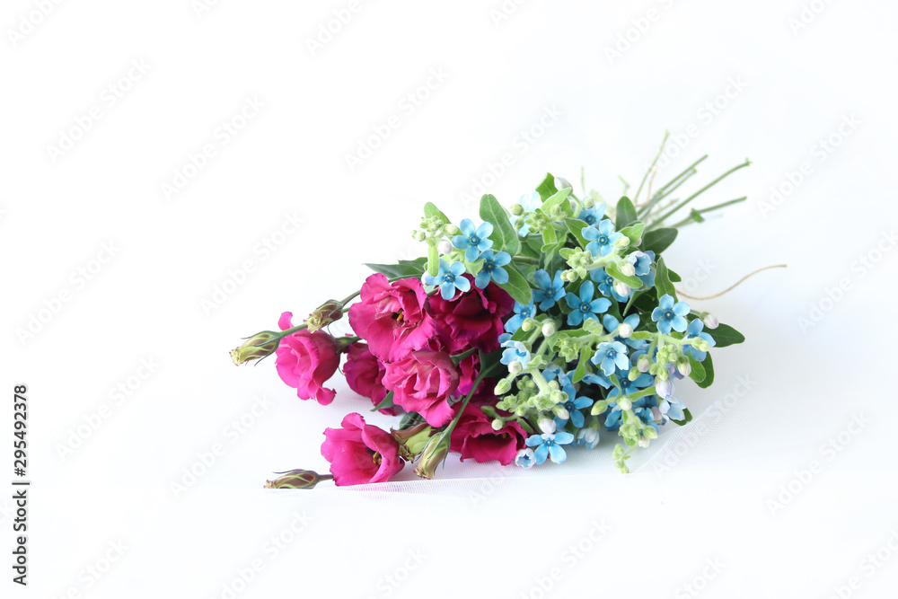 トルコキキョウとブルースターの花束 Stock Photo Adobe Stock