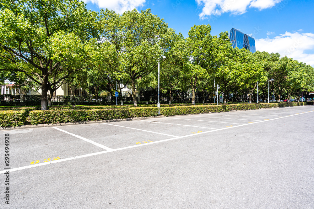 Fototapeta premium parking lot in park