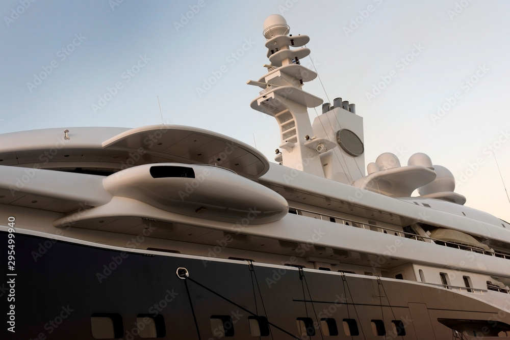 Naklejka premium Radar communication and Navigation system tower on a luxurious yacht .