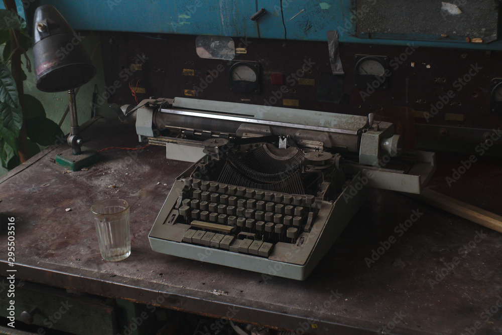 Fototapeta premium Old typewriter