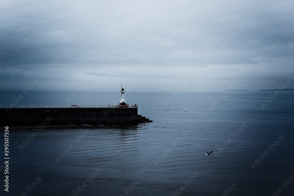 Faro en el muelle 