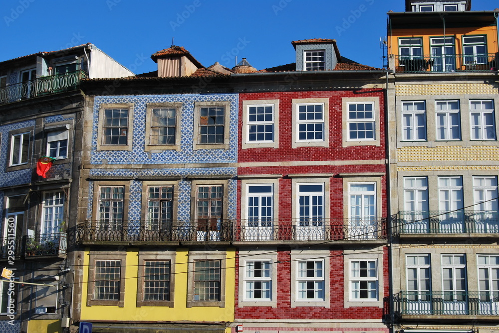 colorful houses in Porto