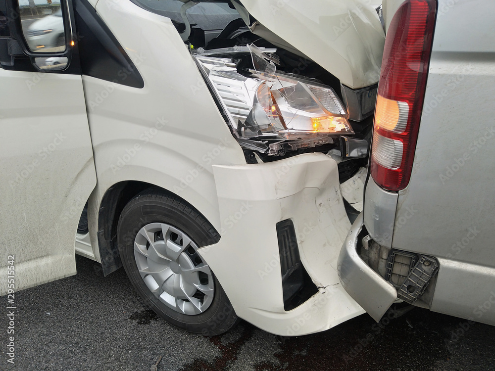 Van accident involving two car on the highway - obrazy, fototapety, plakaty 