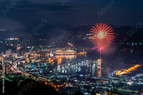 [長崎県]佐世保市夜景と花火 © 宏樹 林