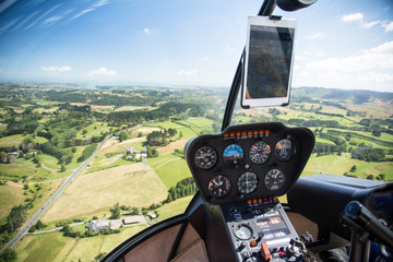 Handdoek met foto Helikopter Uitzicht vanuit helikoptercockpit tijdens vlucht  © Elena Yanchyn