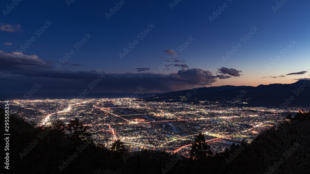 Obraz premium 神奈川県・秦野市 チェックメイトCC付近からの夕景