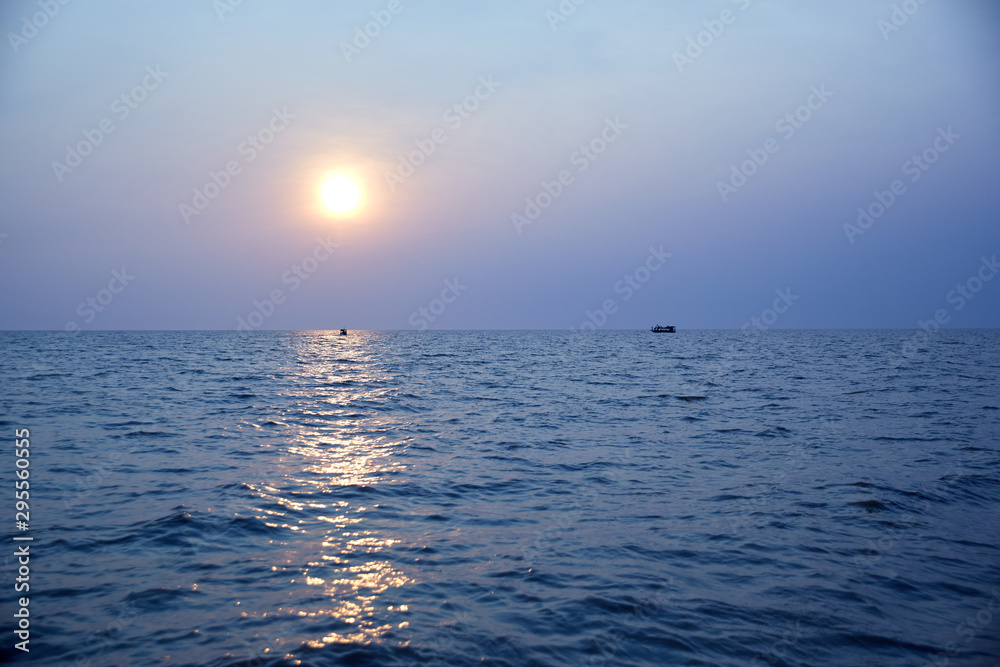 Obraz premium Tonle Sap Lake in Cambodia is 160 km long and 59 km wide and is the largest freshwater lake in Southeast Asia.
