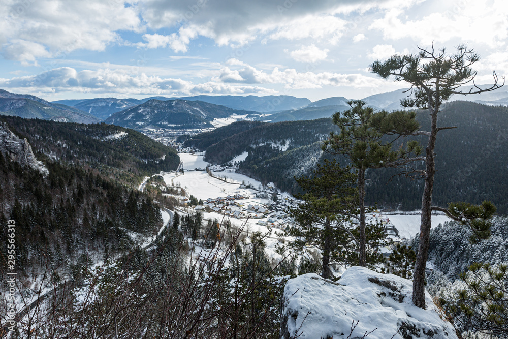 Blick vom Hausstein auf Muggendorf und Pernitz, Niederösterreich, Österreich