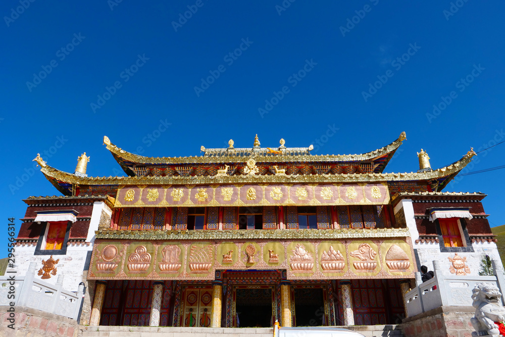 Fototapeta premium Golden Summit Tibetan Buddhist monastery Arou Da Temple in Qinghai China.