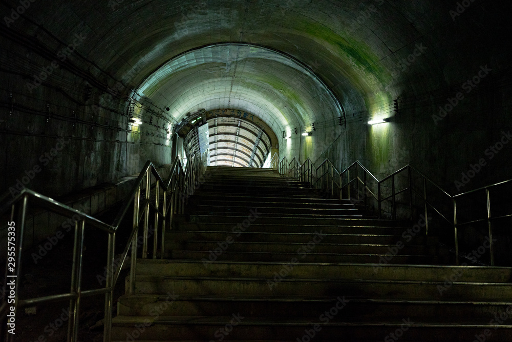 土合駅 地下 階段