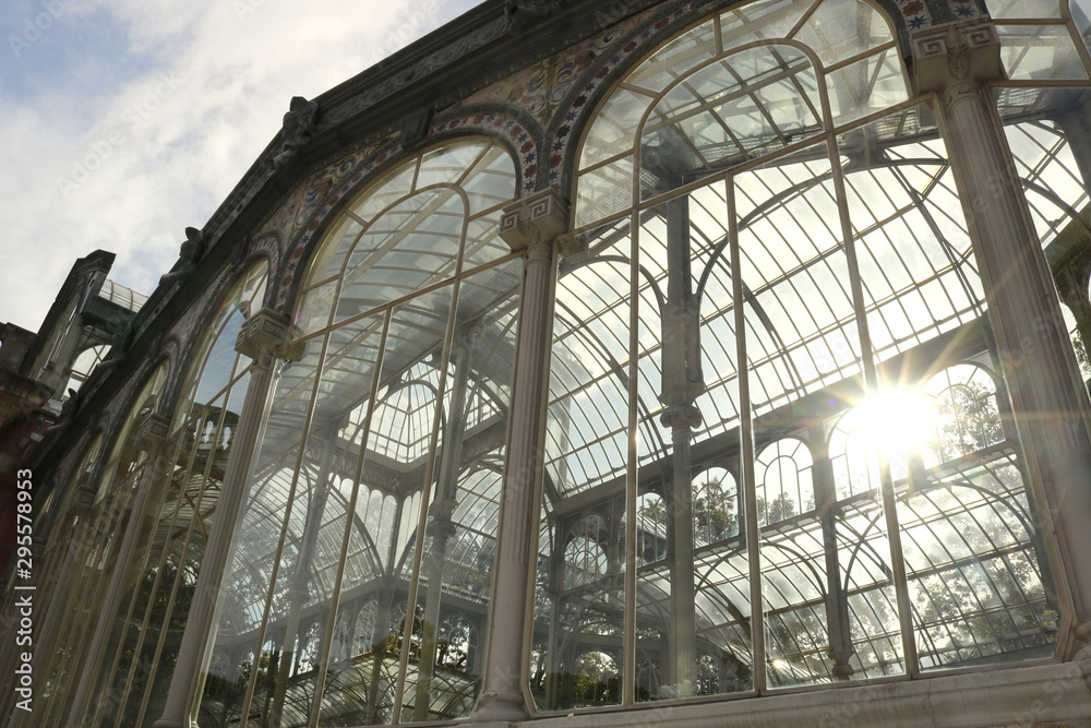 Obraz premium Windows of the Crystal Palace in the Retiro Park of Madrid