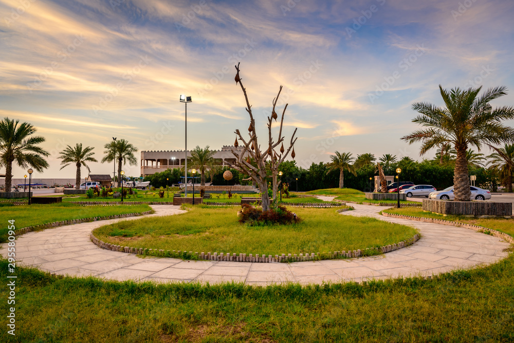 Obraz premium A beautiful view of Jasra park from Bahrain during sunset. 