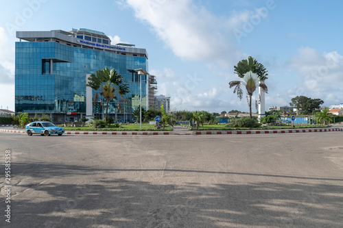 Rond-point Mairie Centrale à Pointe-Noire #2