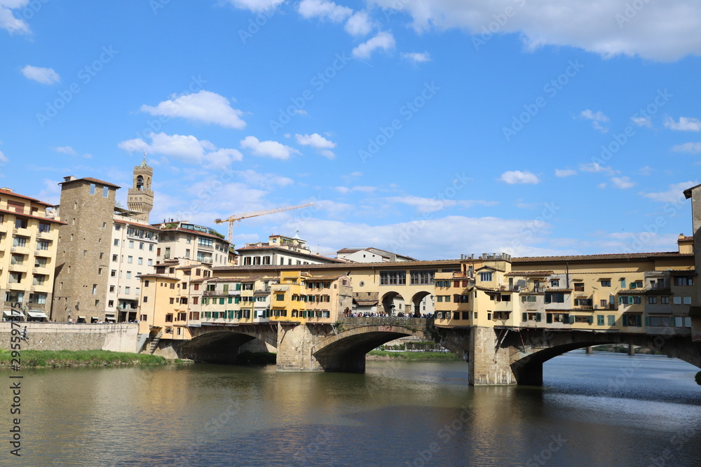 イタリア・フィレンツェ最古の橋、ポンテ・ヴェッキオ