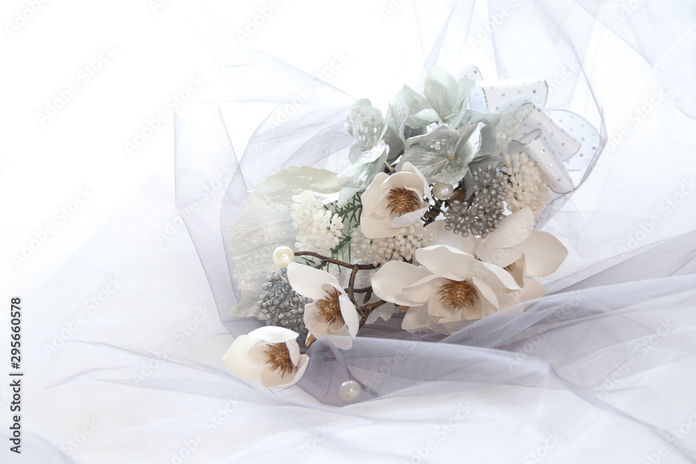 白いモクレンと銀色の紫陽花の花束 造花 Stock Photo Adobe Stock