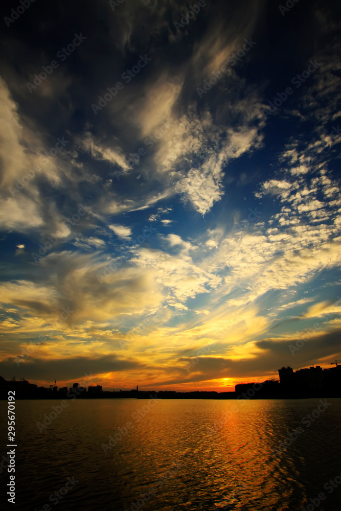 rivers natural scenery in the evening rivers natural scenery in the evening