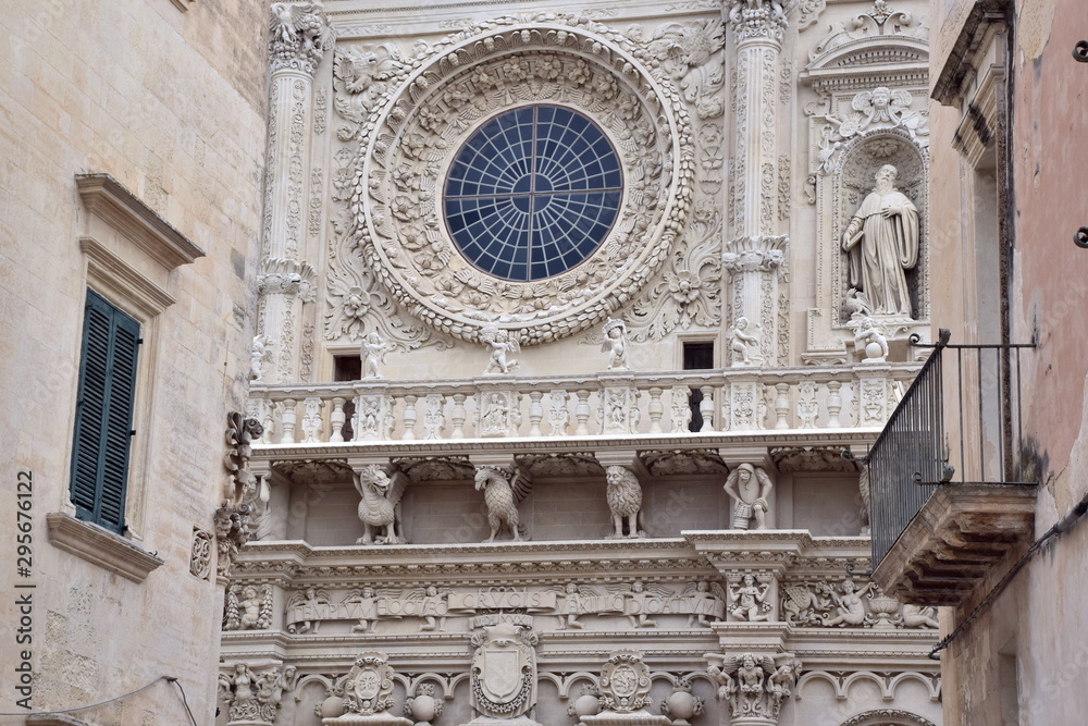 Obraz premium Details of the Holy Cross Cathedral in Lecce, Italy
