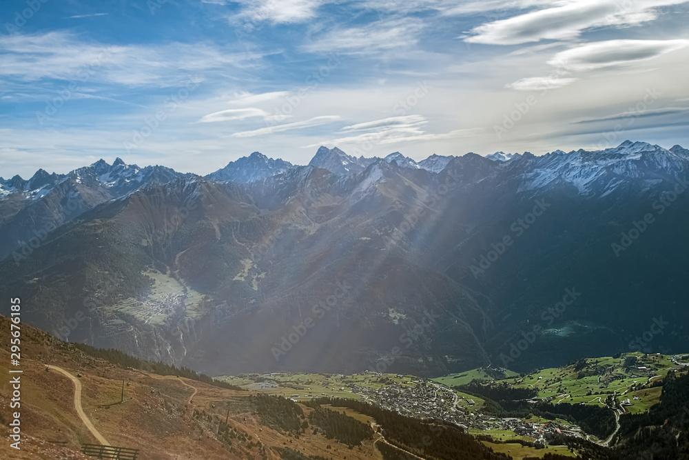 Sonnenstrahlen am Schönjoch, Österreich