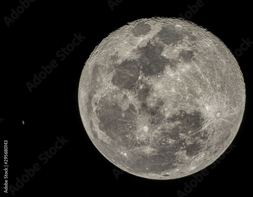Fototapeta Naklejka Na Ścianę i Meble -  Moon & Saturn