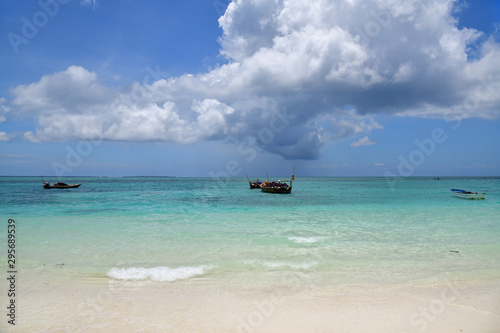 Zanzibar, Tanzania, Africa. Kendwa beach © Oleg Znamenskiy