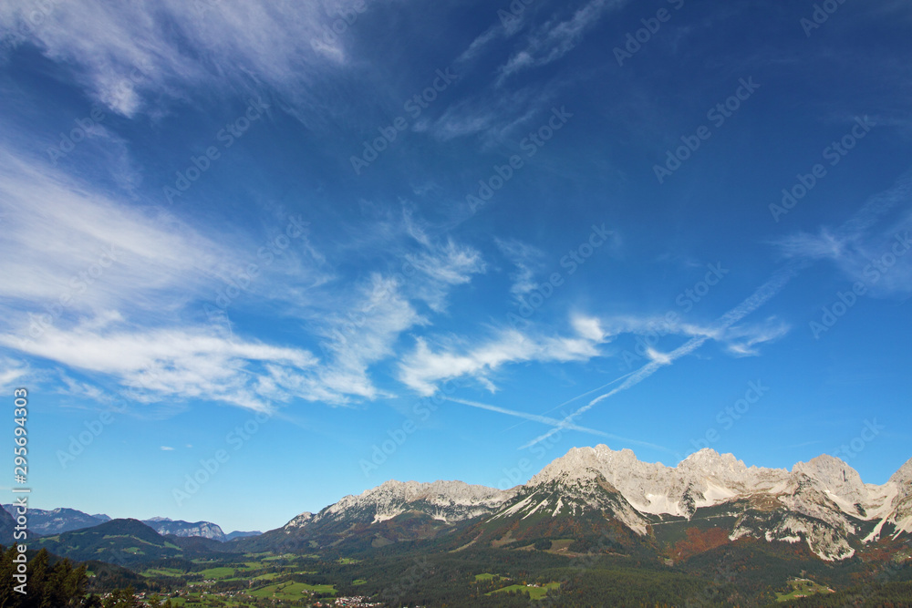 Fototapeta premium Wilder Kaiser in den Alpen. Gebirge in Kitzbühel.