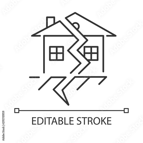 Earthquake linear icon. Displacement of earth surface. Seismic activity. Cracked ground and house. Thin line illustration. Contour symbol. Vector isolated outline drawing. Editable stroke