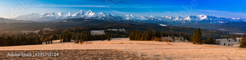 Morning panorama of Tatra M...