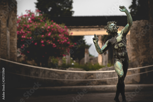 Tableau sur toile Dancing Faun statue in Pompeii