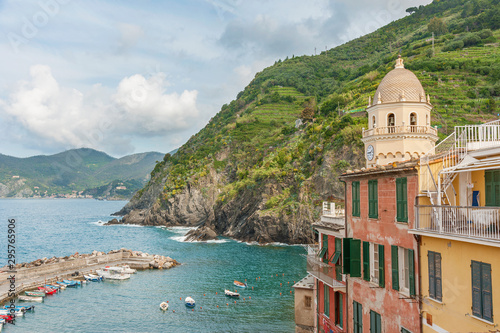 Idyllic landscape of resort village Vernazza, Cinque Terre, Italy