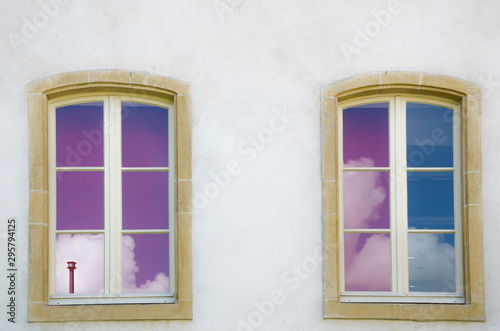 2 fenêtres avec le reflet