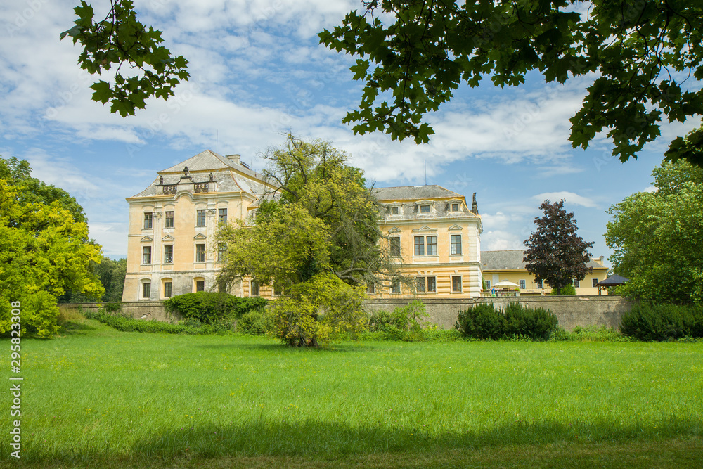 Palace Garden Landscape - Lysa nad Labem, Czech Republic, Europe. 4k wallaper, HD background