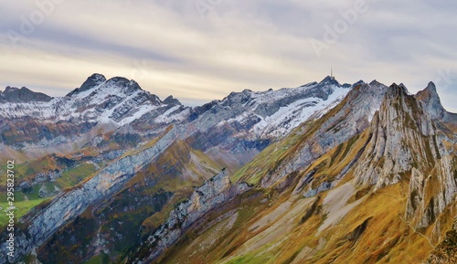 Fototapeta Naklejka Na Ścianę i Meble -  Alpstein-Panorama, Gebirge, Ostschweiz