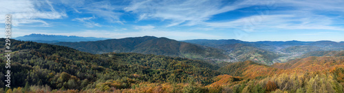 Panorama z wieży widokowej na Koziarzu (Beskid Sądecki) na Tatry, Pieniny, Gorce i Beskid Wyspowy