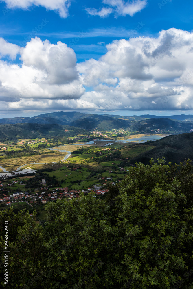 Fototapeta premium panoramic view of a valley in bizkaia