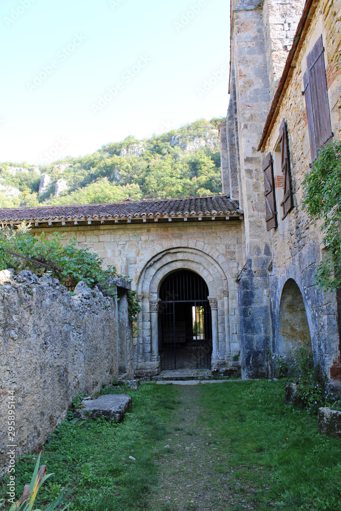 Abbaye Saint-Pierre de Marcilhac-sur-Célé dans le Lot
