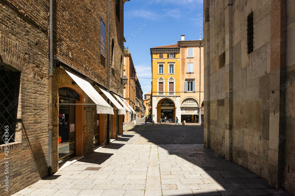 Strada del centro storico di Modena