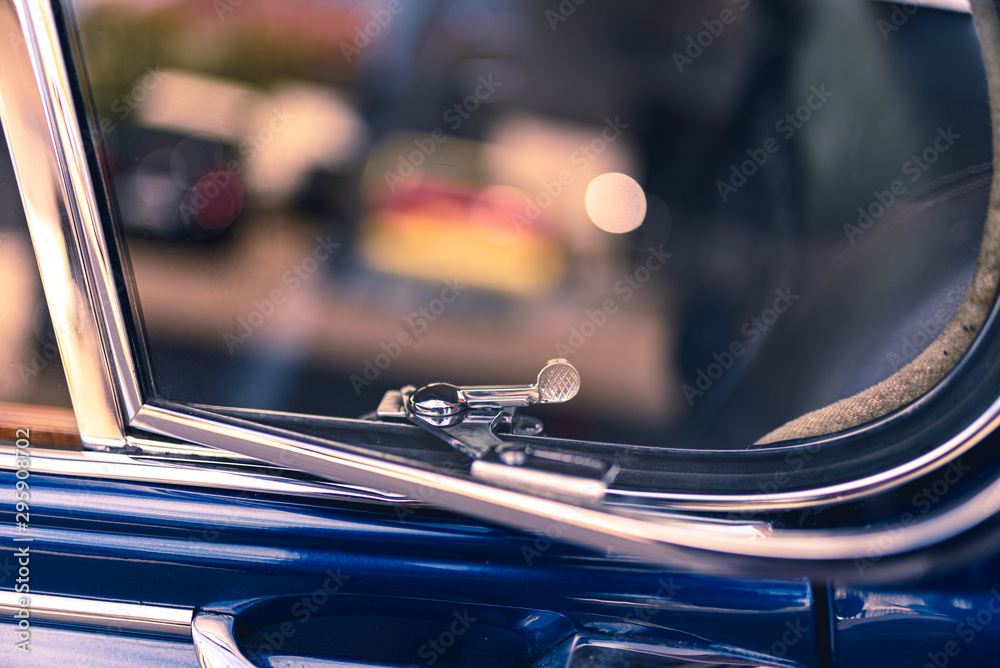 Naklejka premium Oldtimer Fenster