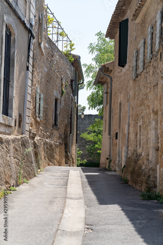 Fototapeta Naklejka Na Ścianę i Meble -  alley small street in Menerbes village in Luberon France