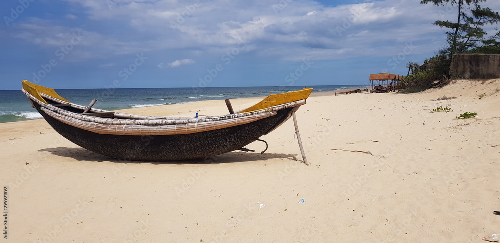 Fototapeta premium fisherman boat thuan an beach vietnam
