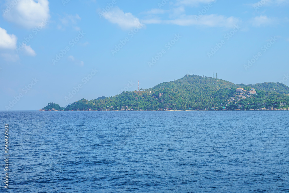 Naklejka premium Beautiful island in the ocean in Thailand