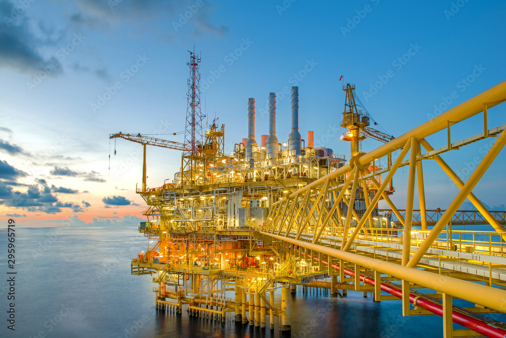 Offshore oil and gas platforms are in the process of releasing gas to the flame platform to reduce the pressure in the production process and forward the converted refinery. For the petroleum industry Offshore oil and gas platforms are in the process of releasing gas to the flame platform to reduce the pressure in the production process and forward the converted refinery. For the petroleum industry