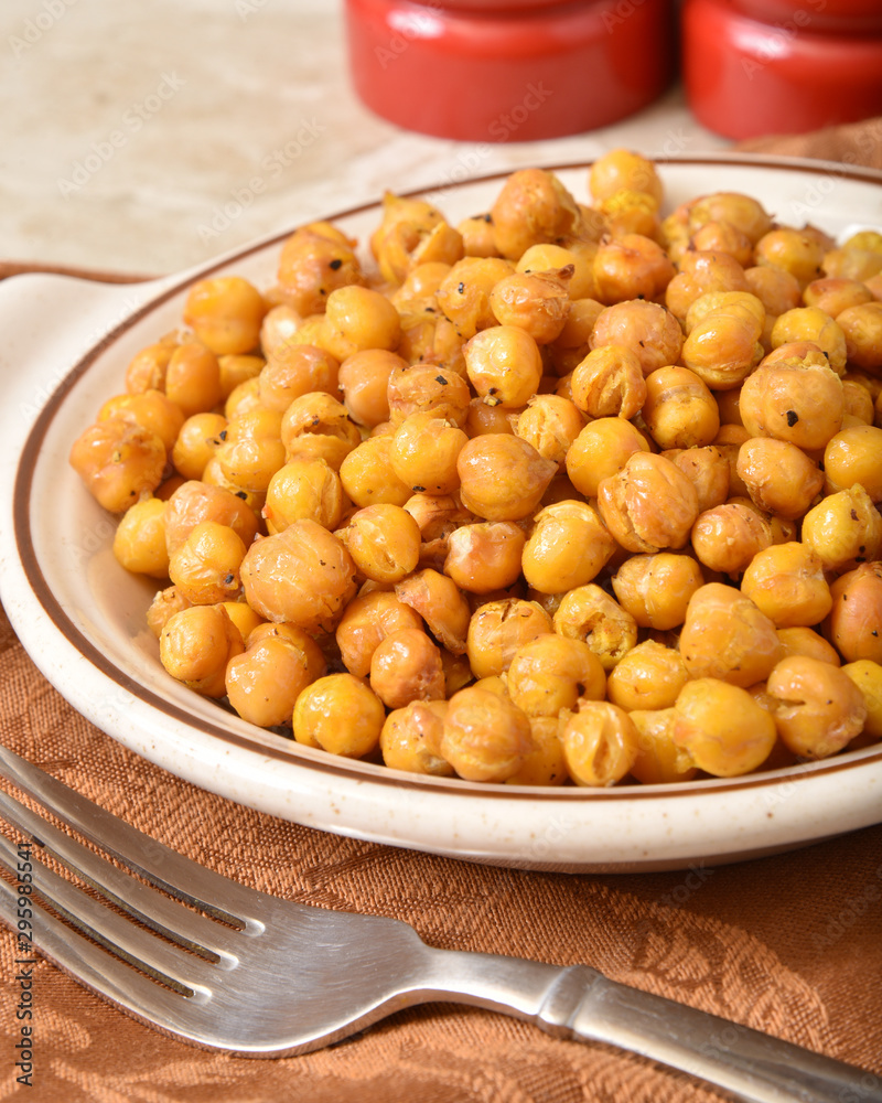 Roasted garbanzo beans in a bowl Roasted garbanzo beans in a bowl