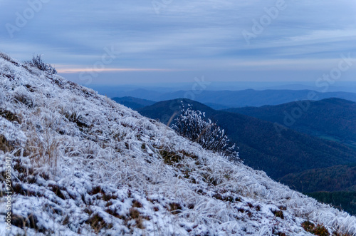 Fototapeta Naklejka Na Ścianę i Meble -  Bieszczady panorama z połoniny caryńskiej 