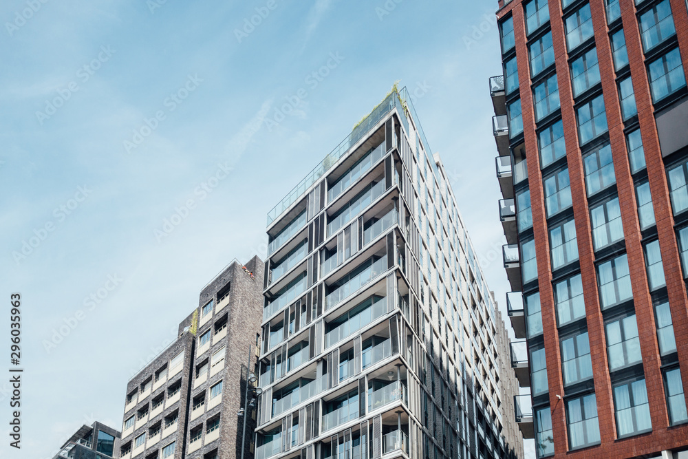 immeuble à Amsterdam en contre-plongée