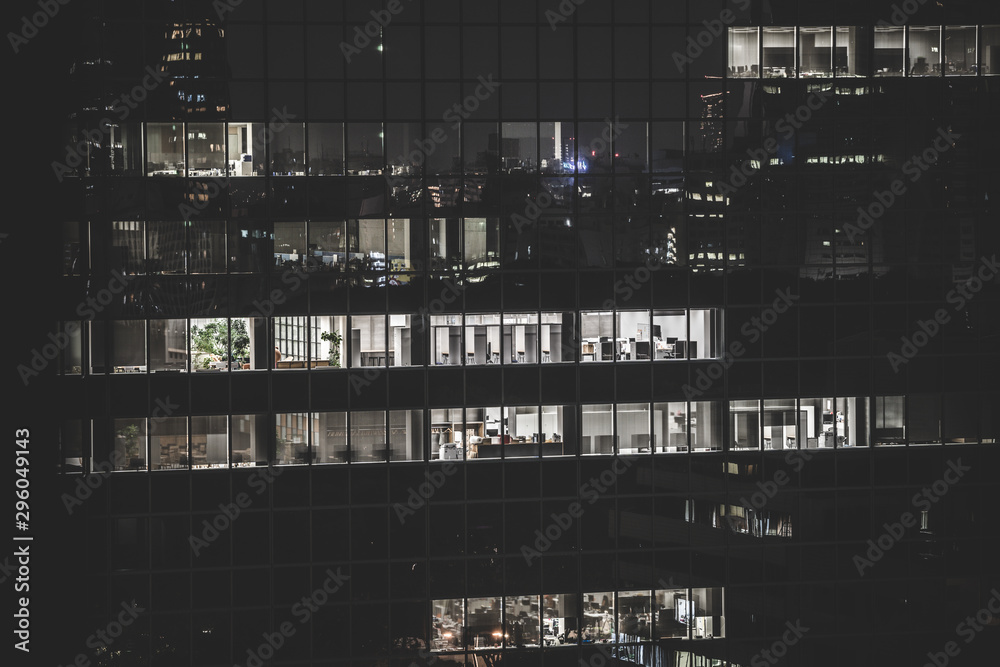 Fototapeta premium ビルにうつった夜景の煌めき