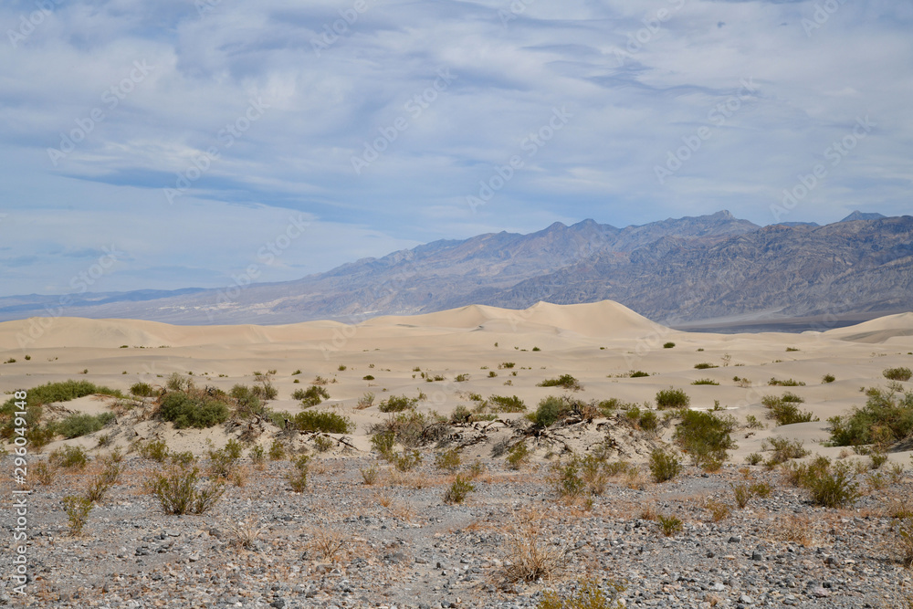 Dünen auf dem Weg ins Death Valley