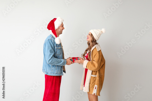 Young couple dressed as San...