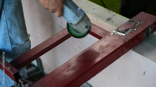 Grind makes sprinkles on a bar of iron