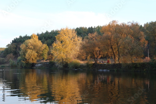  Autumn trees are beautiful by the river